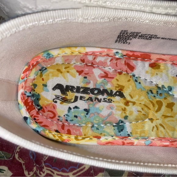 ARIZONA JEAN CO Woman’s white ballerina flats.  SIZE 8M.   NWT - Picture 4 of 8